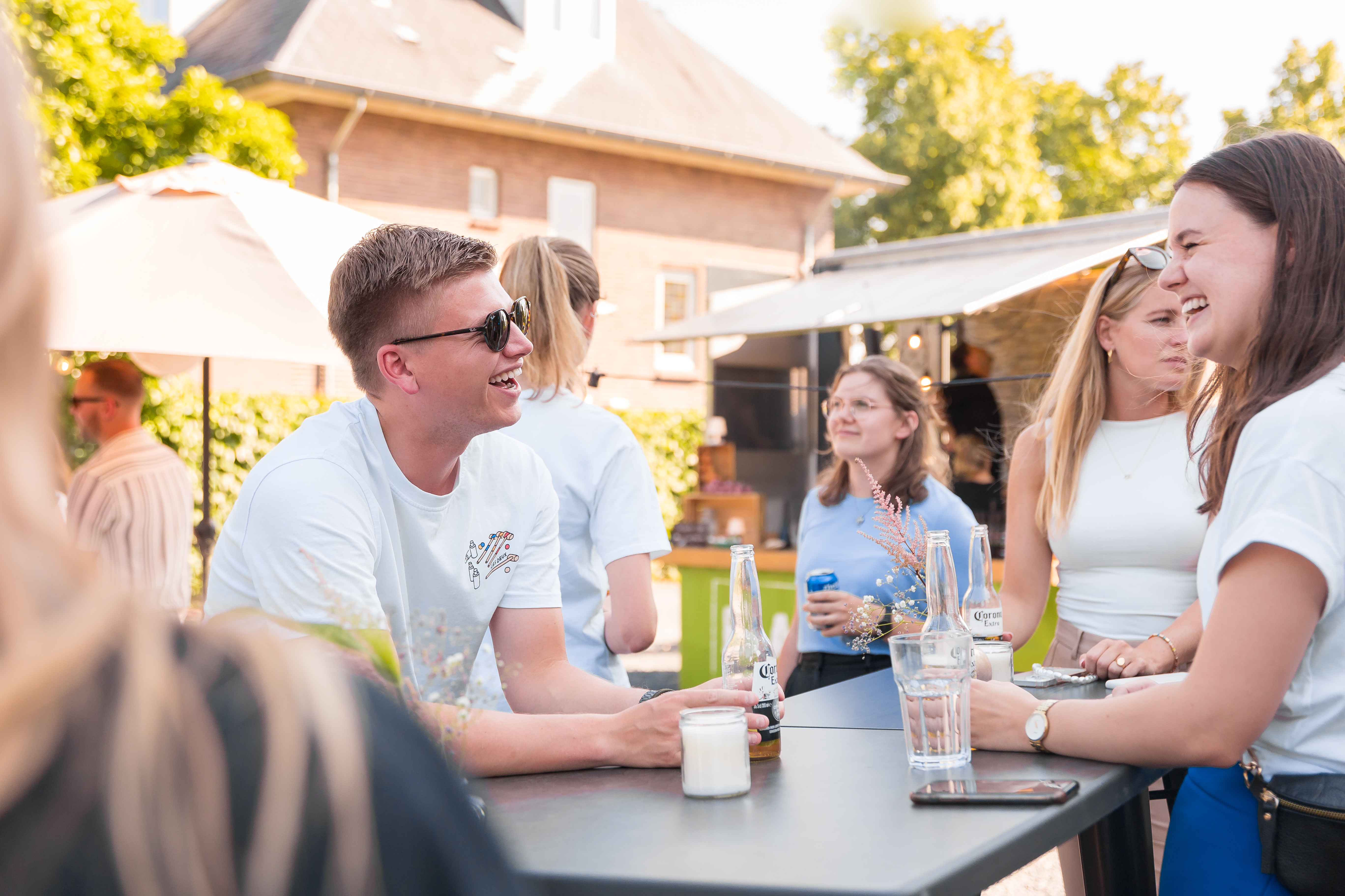 lachende officers van nrg office.jpg